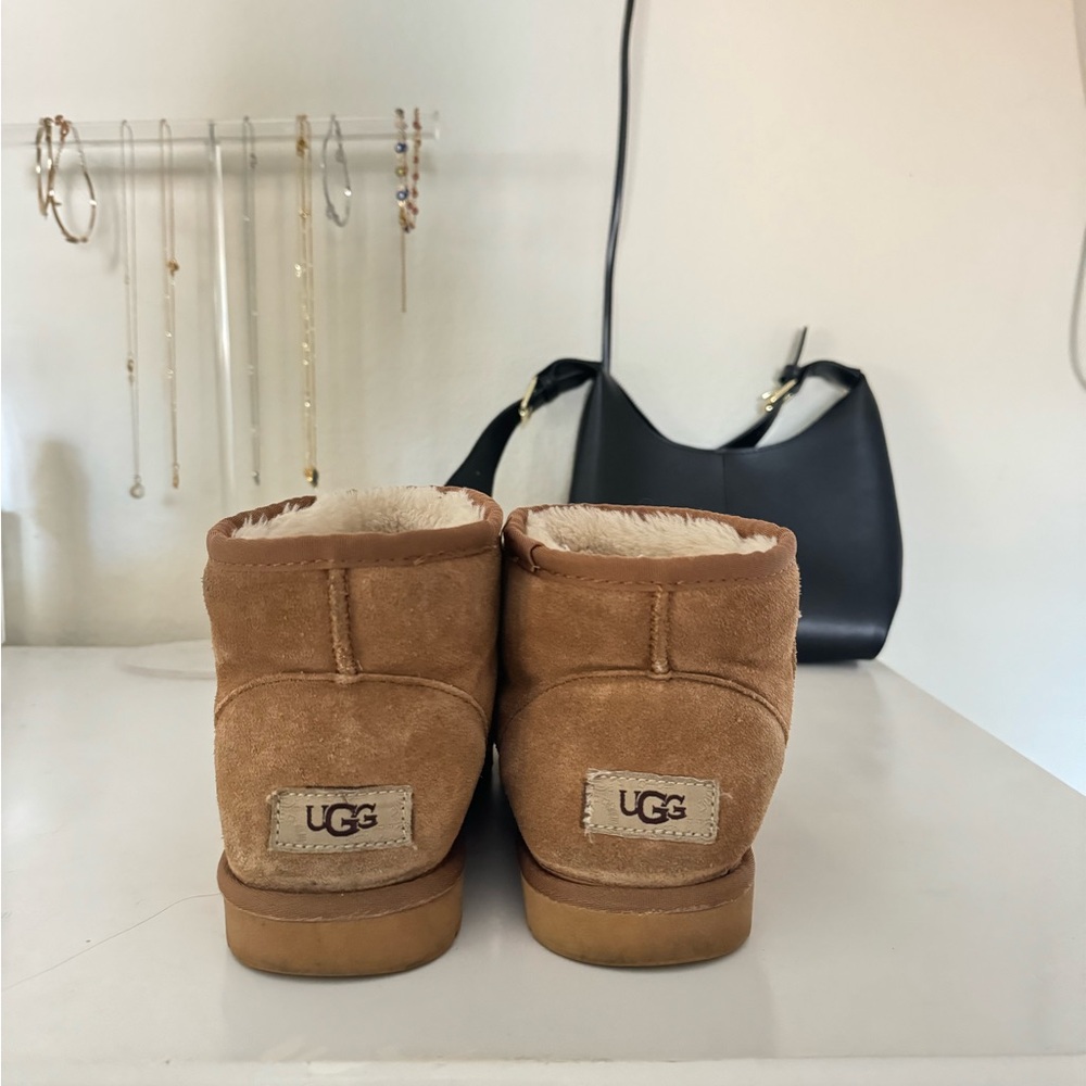 UGG Chesnut Classic Mini II